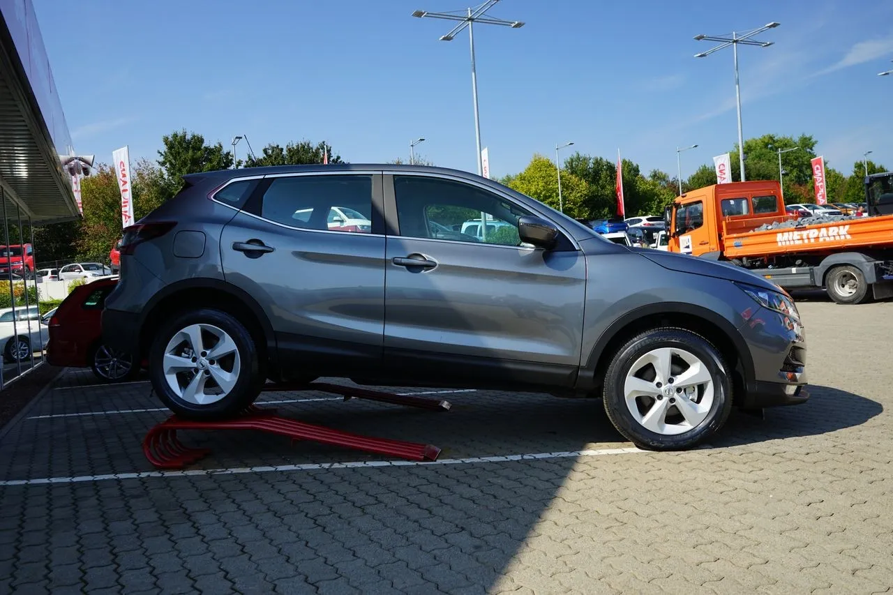 Nissan Qashqai 1.3 DIG-T...  Image 2