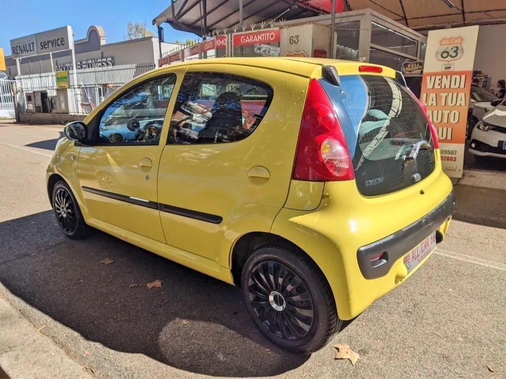 PEUGEOT 107 Image 6